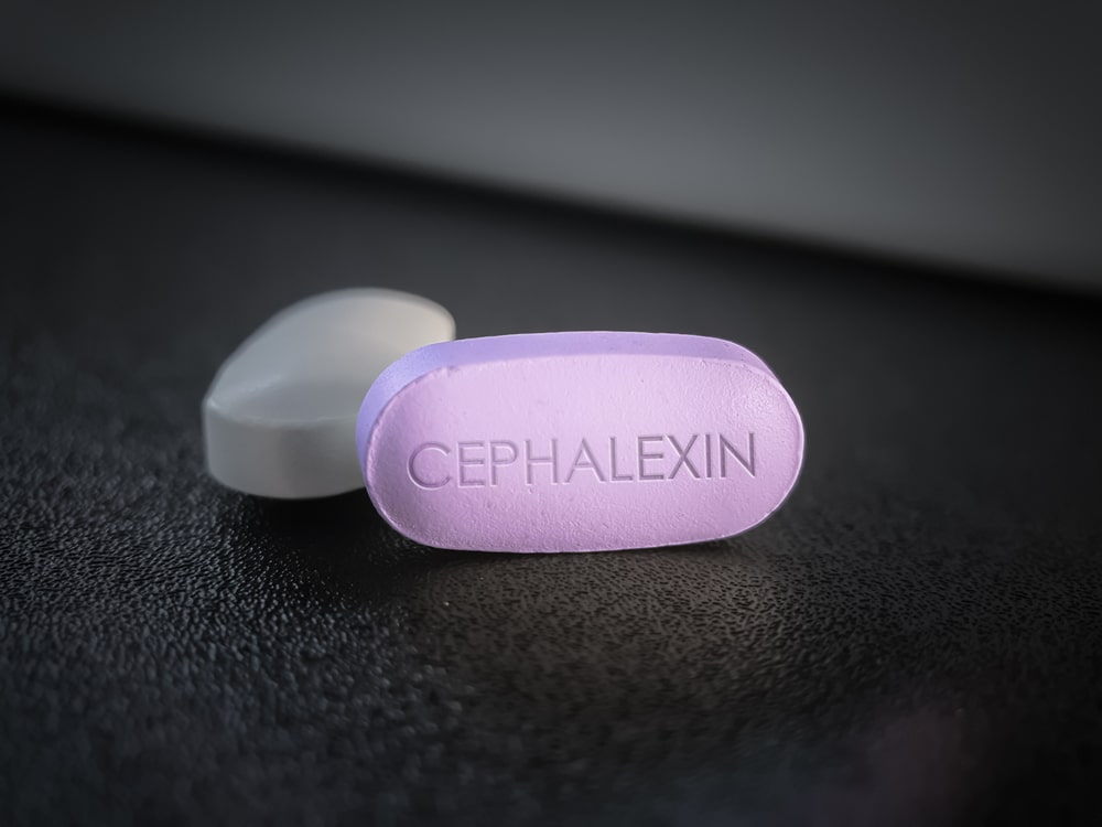 سفالکسین Cefalexin چیست؟ + عوارض جانبی سفالکسین