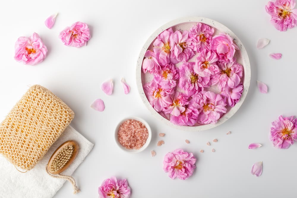 گلاب؛ عصارهای پرکاربرد در طب سنتی