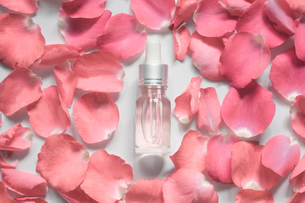 انواع روشهای استفاده از گلاب برای مراقبت از پوست